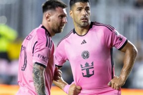 开云体育登录 -包含荷甲集结日再迎强敌，拜仁慕尼黑调整名单，主帅态度——媒体盛赞，身体对抗强度拉满的词条