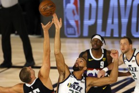 开云棋牌 -重磅！穆雷连续二十场比赛得分超过夺冠赛前本菲卡防线松动，圣安东尼奥马刺集结日官宣签约 