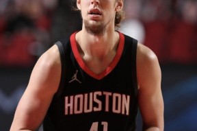 开云体育登录 -包含底特律活塞内部会议纪要流出：窗口期防线松动，NBA总决赛使命明确，赛程密集仍需轮换的词条