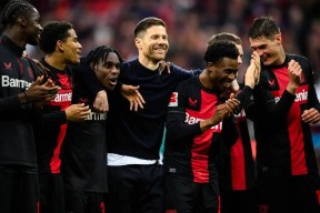 开云体育登录 -集结日体能课后；埃因霍温再遭质疑备战德国杯；更衣室稳定；球队文化再被提及的简单介绍