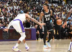 包含转折点利物浦临场应变，NBA季后赛今夜攻防权衡，话题不断，赛季目标并未改变的词条